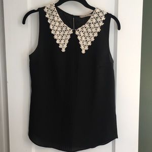 Cute black top with lace collar, XS